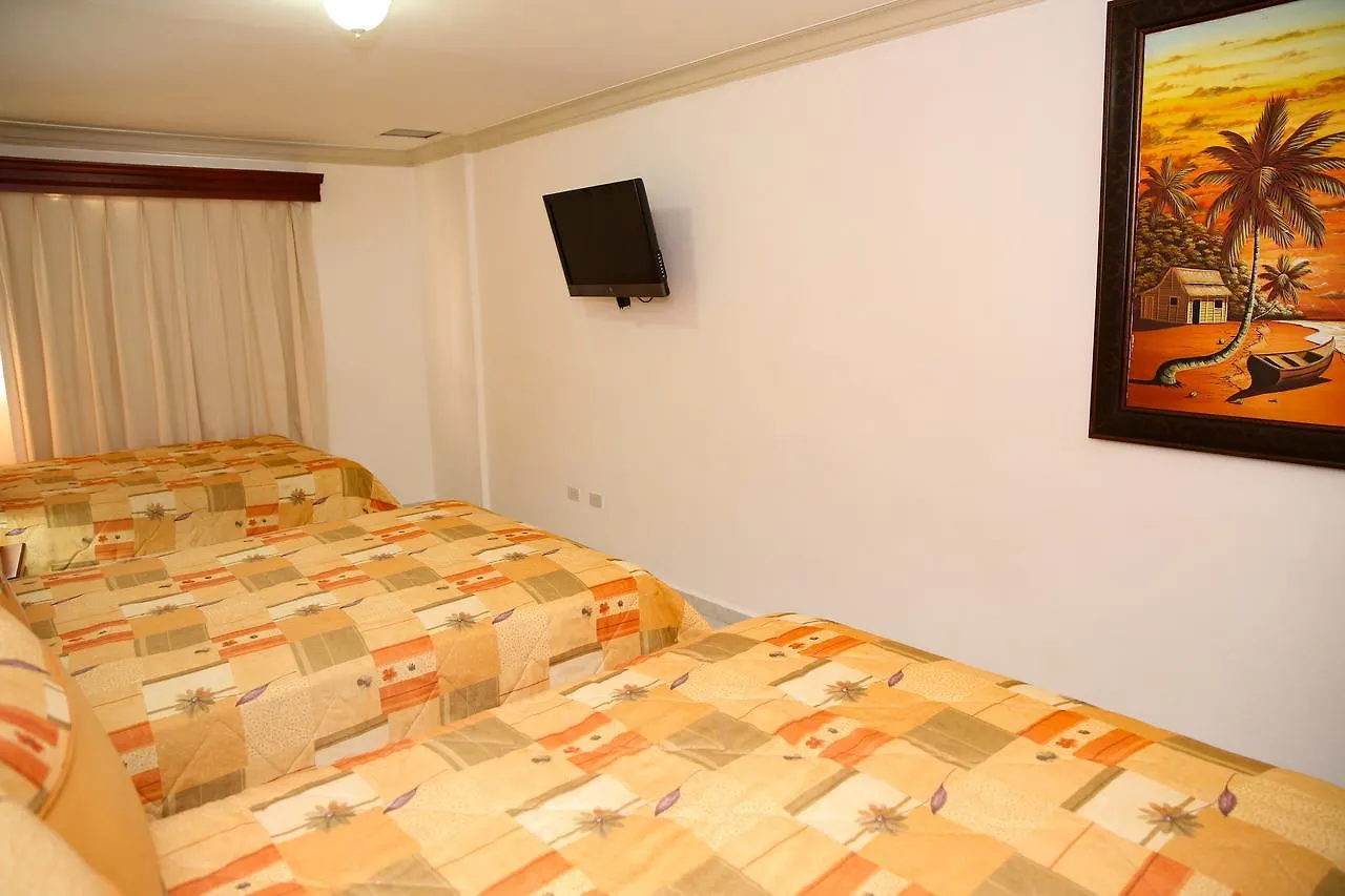 Hotel Los Jardines 산티아고 데 로스 카바예로스